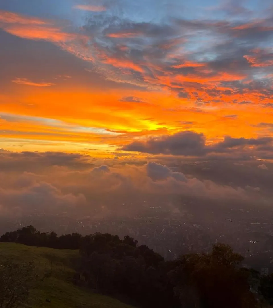 En Las Nubes Medellin 0*,  Colombia